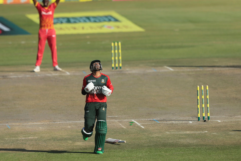 ZIM vs BAN: Ghost picks the wicket in a T20 cricket match, here is the video