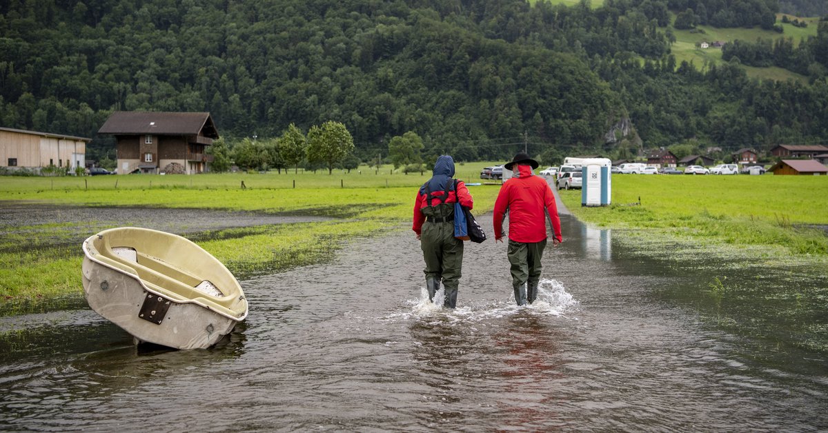 Switzerland is still on alert after three of its lakes floodedبحيرات