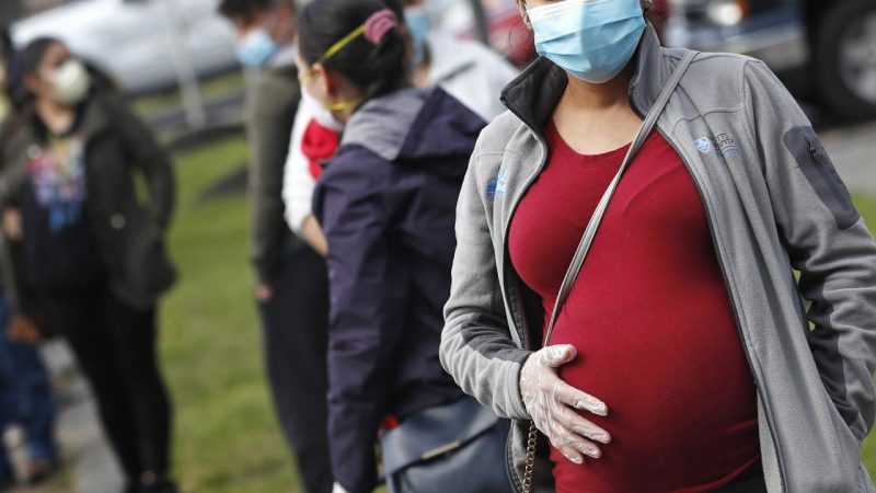UK urges pregnant women to vaccinate against delta variant

