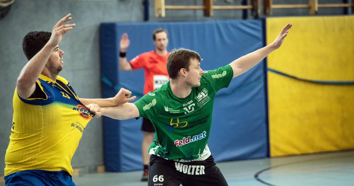 American international Antoine Baup makes handball players taller
