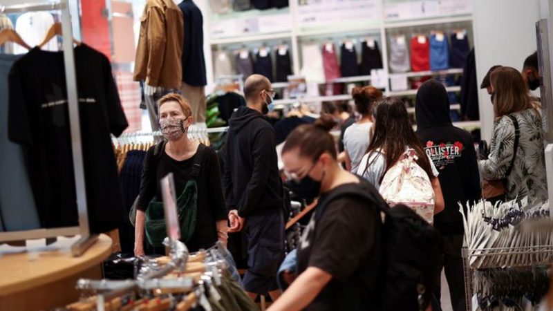 UK retail sales unexpectedly fell in July

