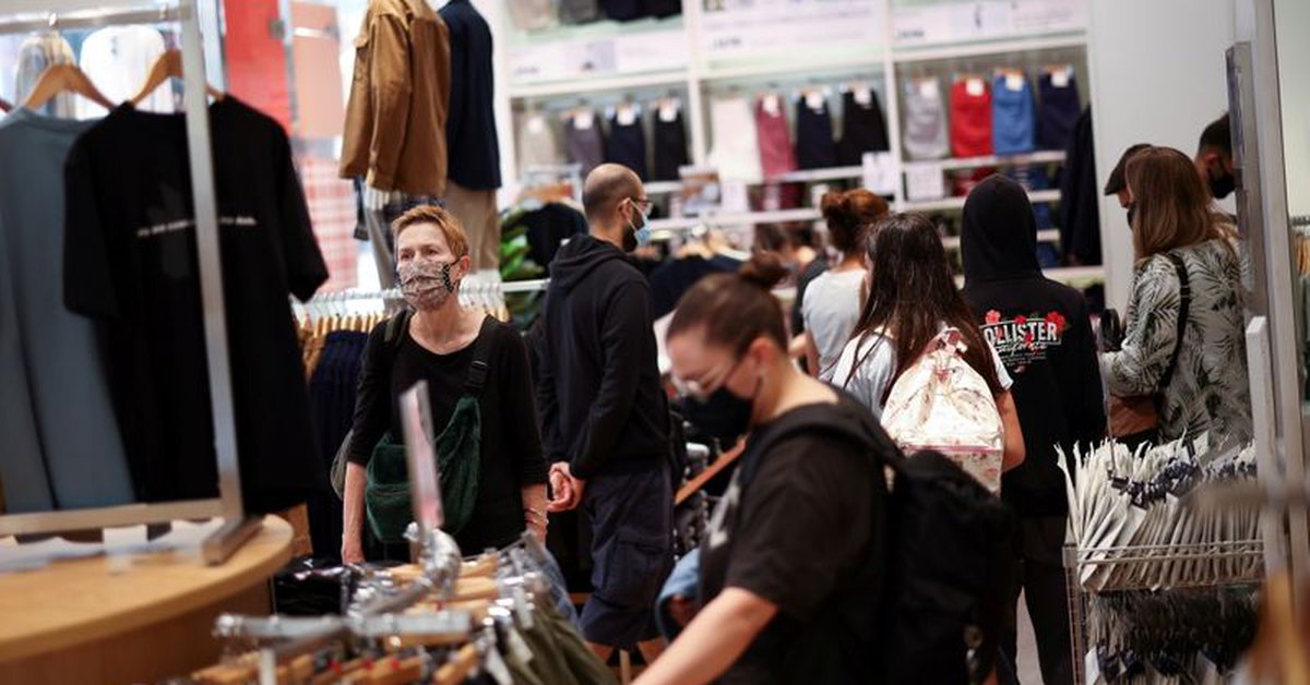 UK retail sales unexpectedly fell in July
