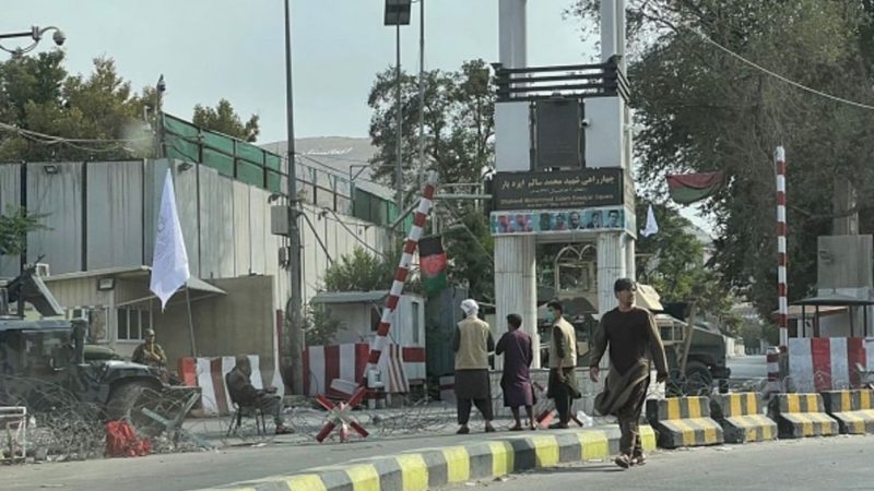 US asks to stay away from Kabul airport - Noticieros Televisa

