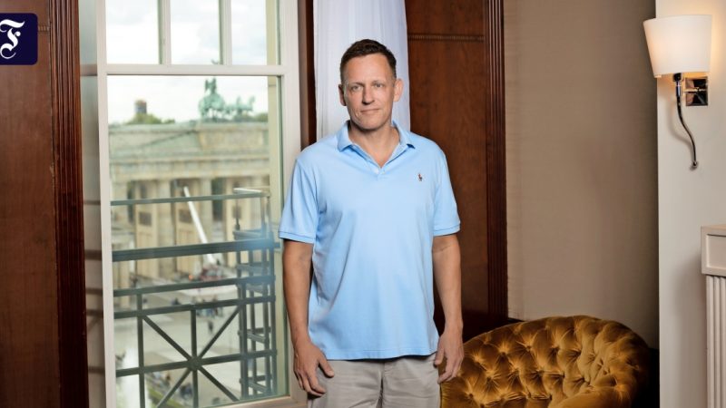 Investor Peter Thiel promotes greater willingness to take risks

