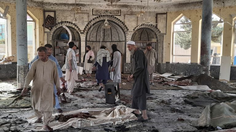 Mosque explosion in Afghanistan, killing and wounding (photos / video)