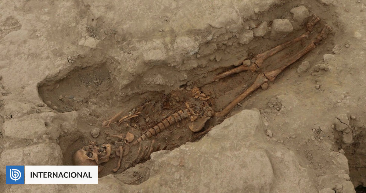 They discover the remains of 29 people over a thousand years old in a temple in Peru |  international