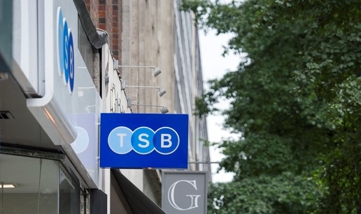 TSB (Banco Sabadell) has announced the closure of 70 UK branches in 2022, although it will not include layoffs.