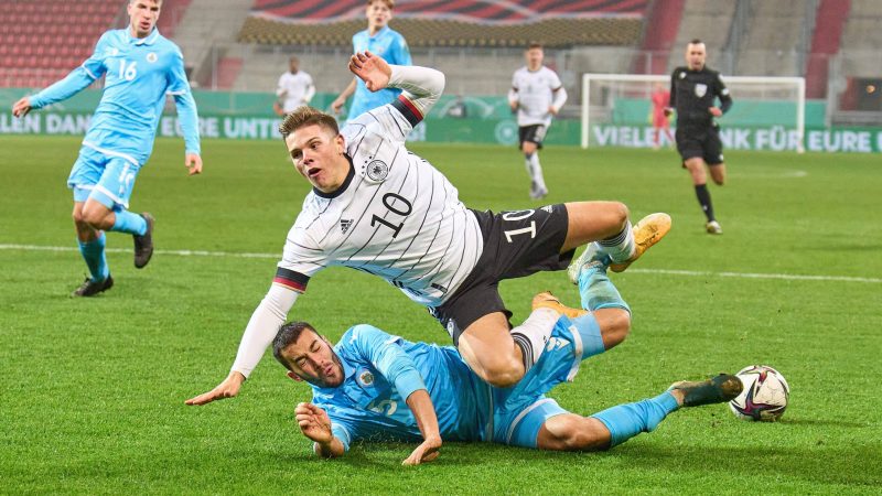 Finn Ole Becker kam gegen San Marino zu Fall, gewann aber mit den DFB-Junioren 4:0.