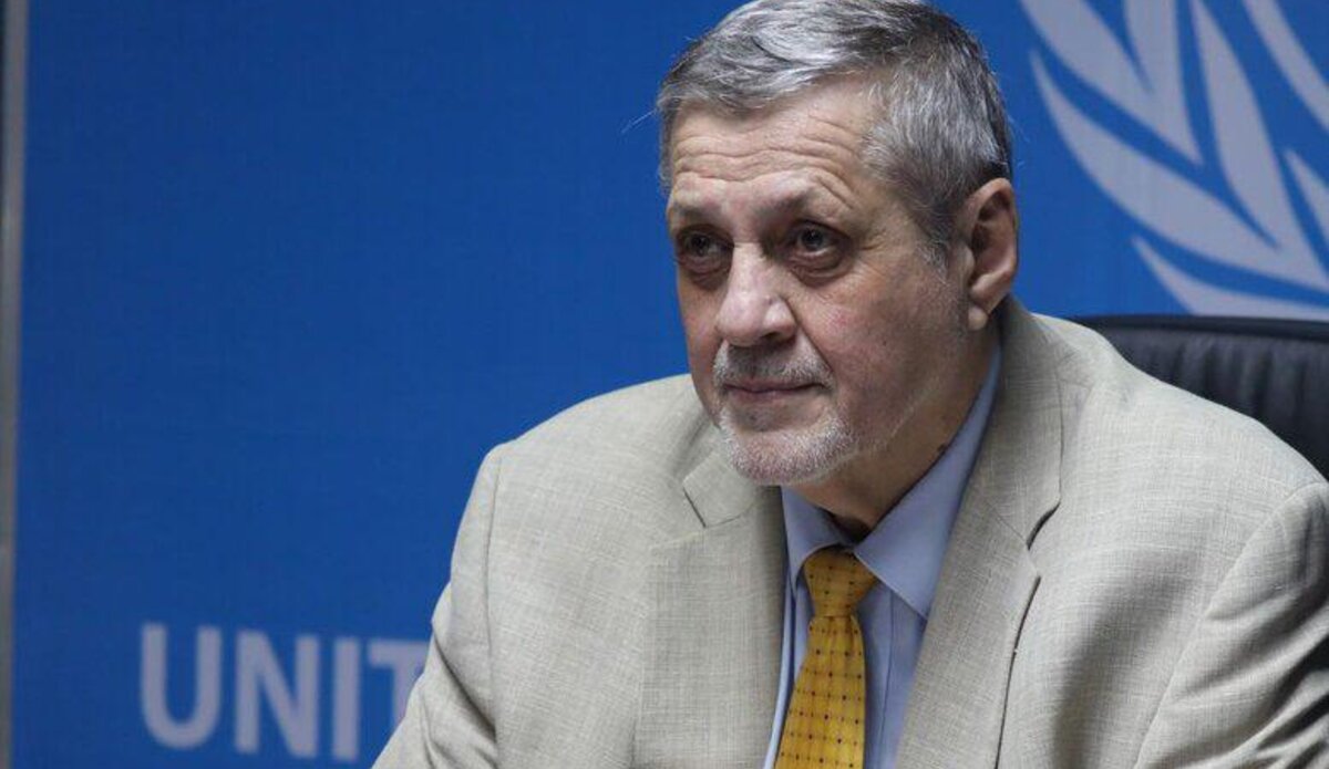 Why did the UN envoy to Libya Jan Kubis resign a month before the elections?