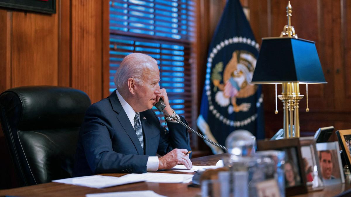 In a phone call, Biden warns Putin against invading Ukraine