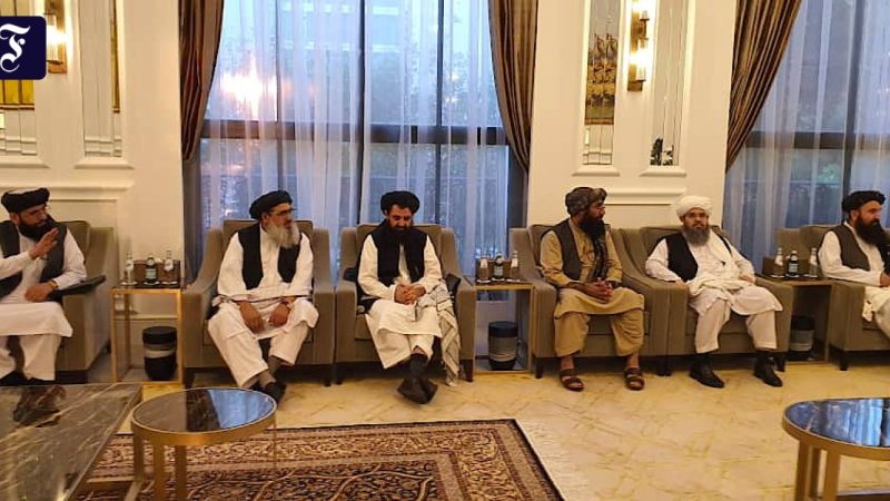US announces 'open and professional' talks with Taliban

