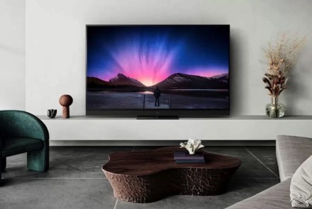 Panasonic LZ2000 - OLED TV with Gaming Features