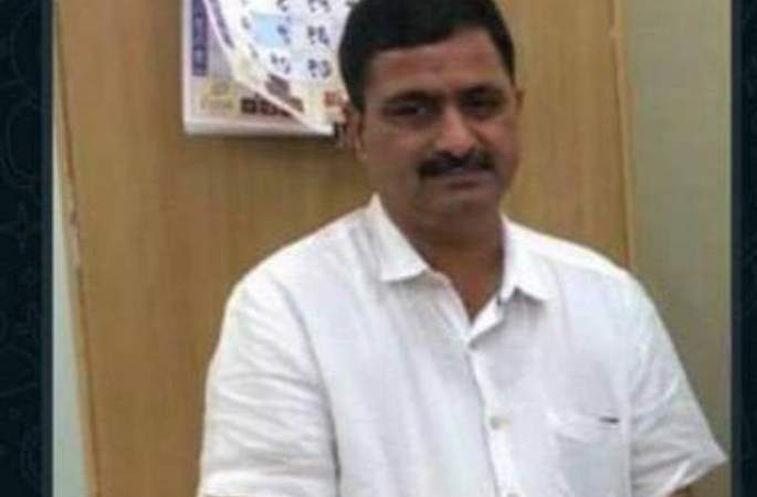   Disappeared GST Joint Commissioner goes to Devdarshan, mobile office confusion - Marathi News |  GST joint commissioner went to Devdarshan, confusion disappeared into the mobile office


