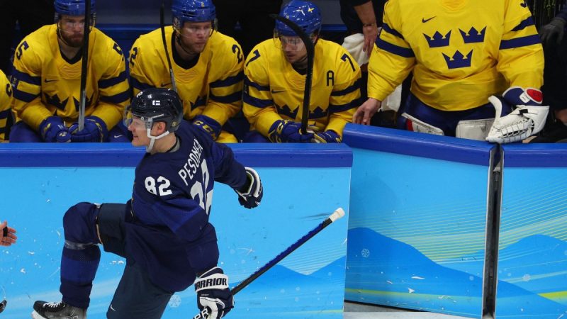 Finland's epic comeback against Sweden gives them a straight pass into hockey quarter-finals

