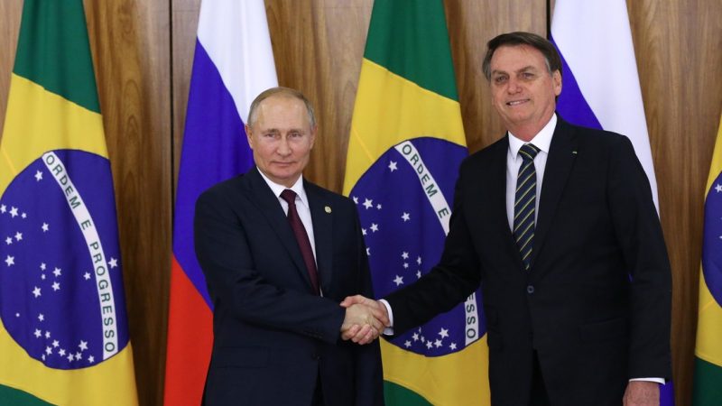 Putin y Bolsonaro se reúnen en Moscú para reforzar la cooperación estratégica