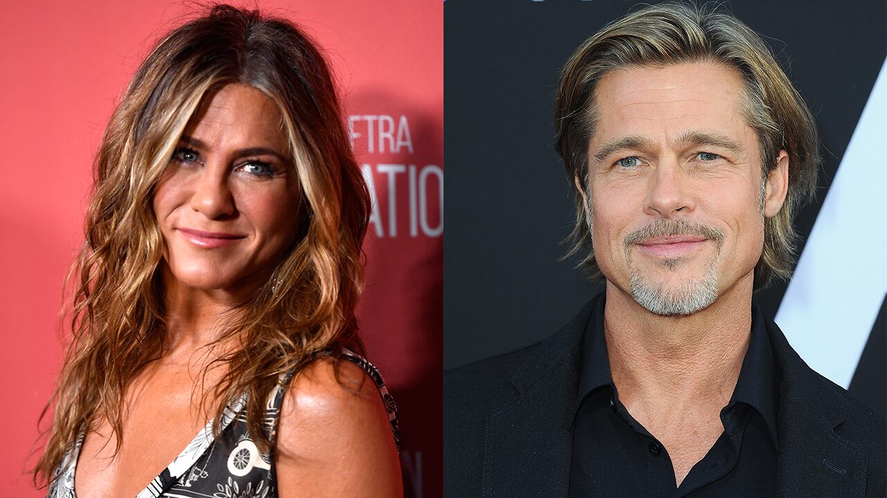 Jennifer Aniston, Brad Pitt flirts while in “Fast Times at Ridgemont High” schedule character