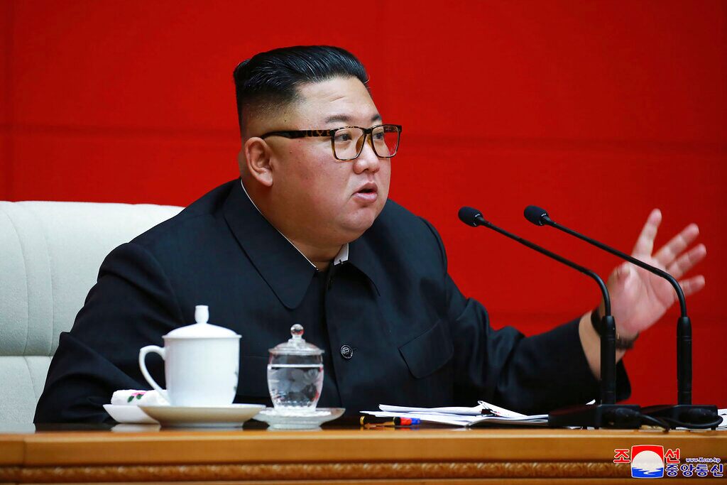 Kim Jong Un's mysterious woman is stirring up controversy because the sister and wife are still missing

