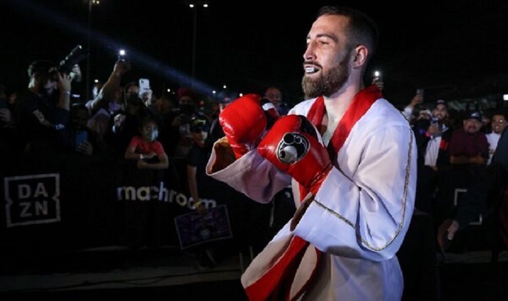 Boxing: Sandor Martin gave the bell in the United States