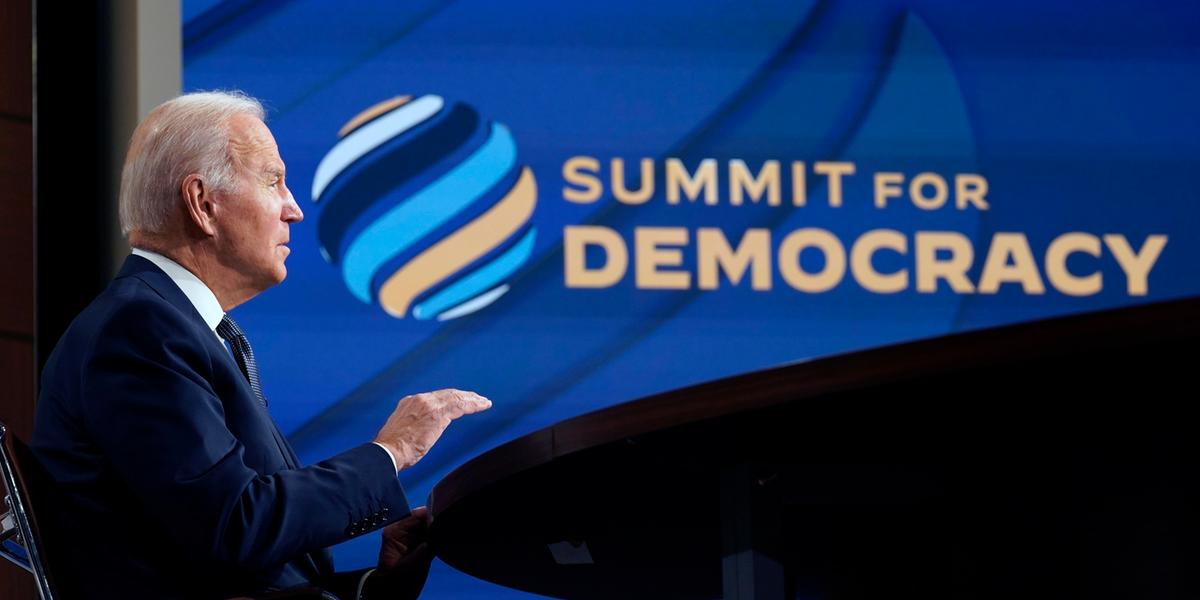 He criticized the Biden Democratic meeting – the problems are piling up inside