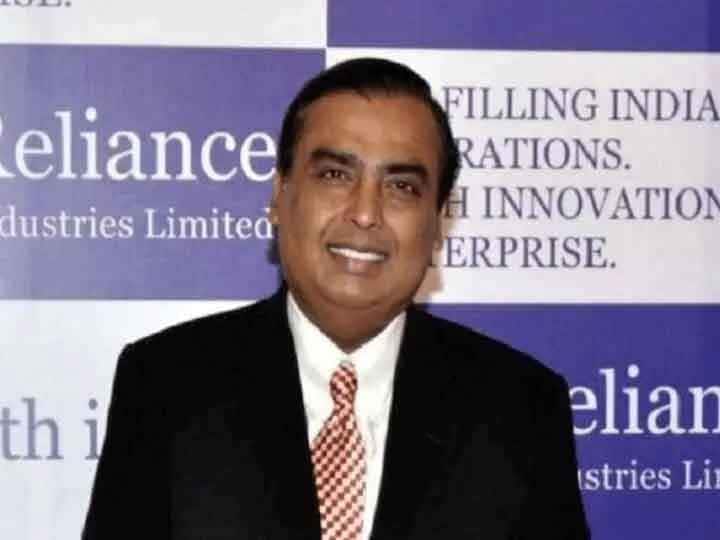Rookie Mukesh Ambani on Blockchain Cryptocurrency Technology Says It’s Vital for a Fair Society