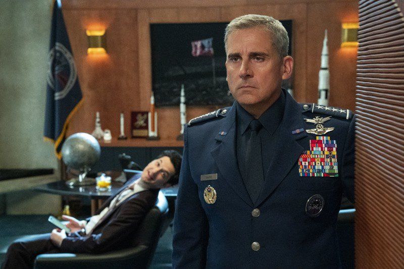 The first pictures of the next season of Netflix with Steve Carell